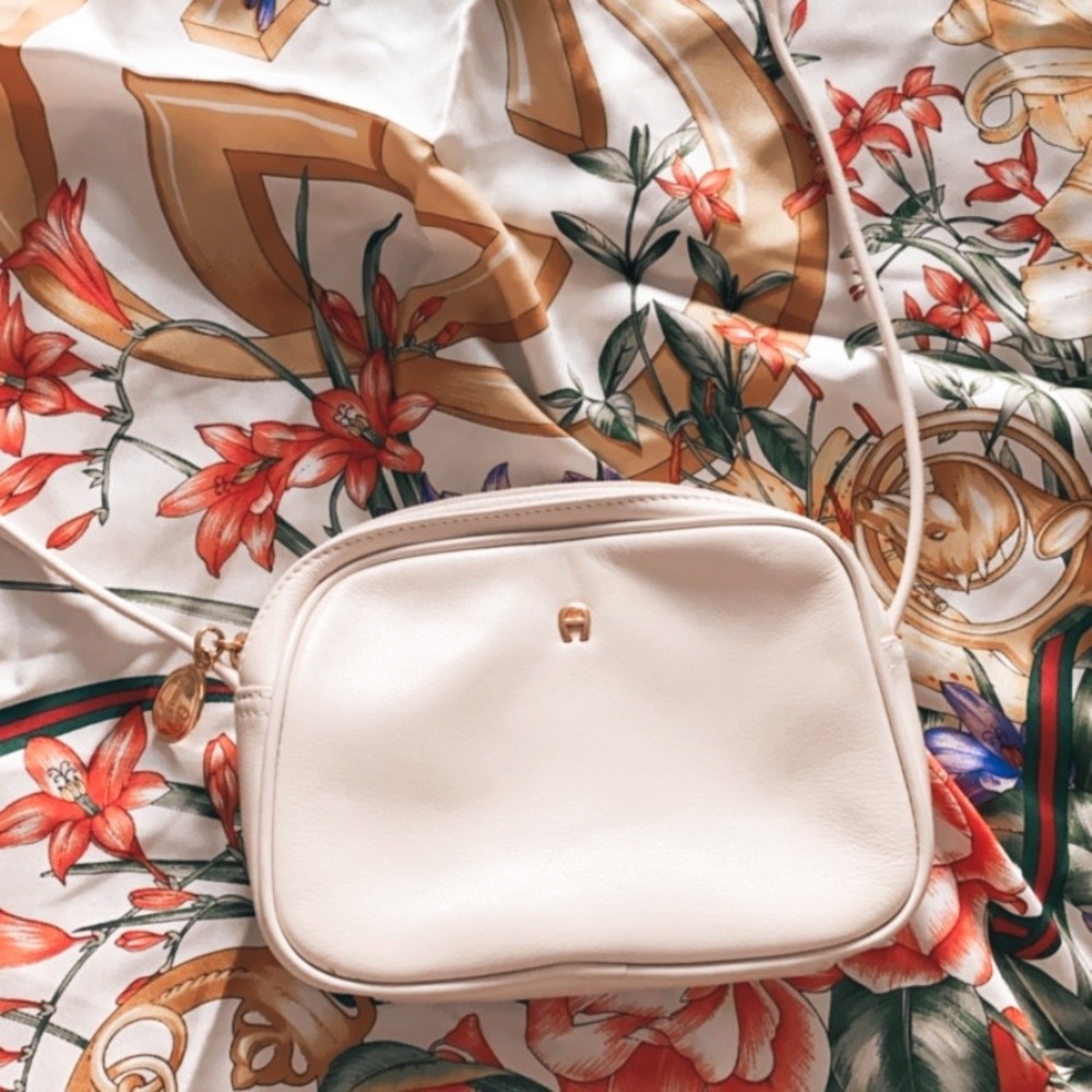 Etienne Agnes genuine leather crossbody